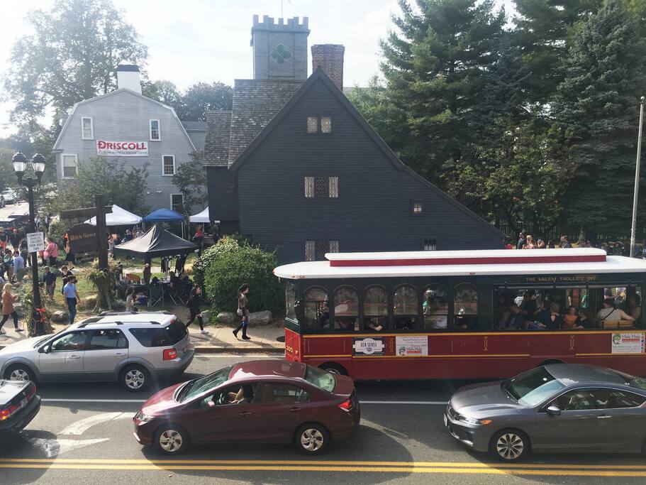 Top 100 Airbnb Rentals 2017 in Salem, Massachusetts