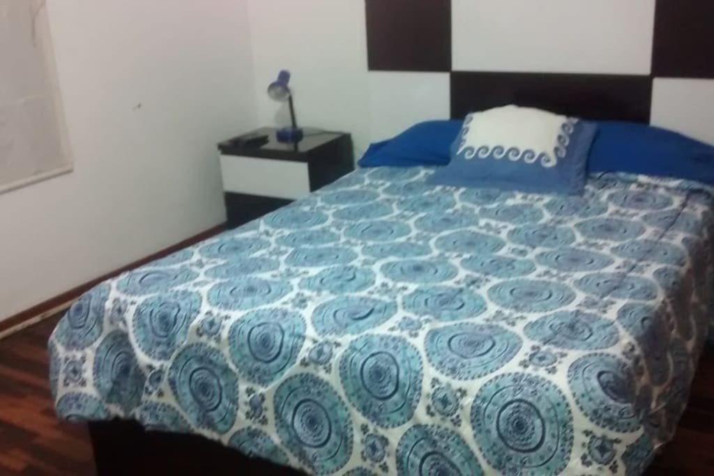 Bedroom doble bed