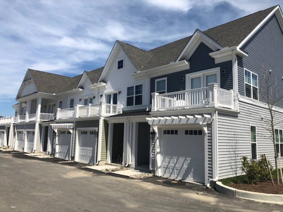 6 Unit Building