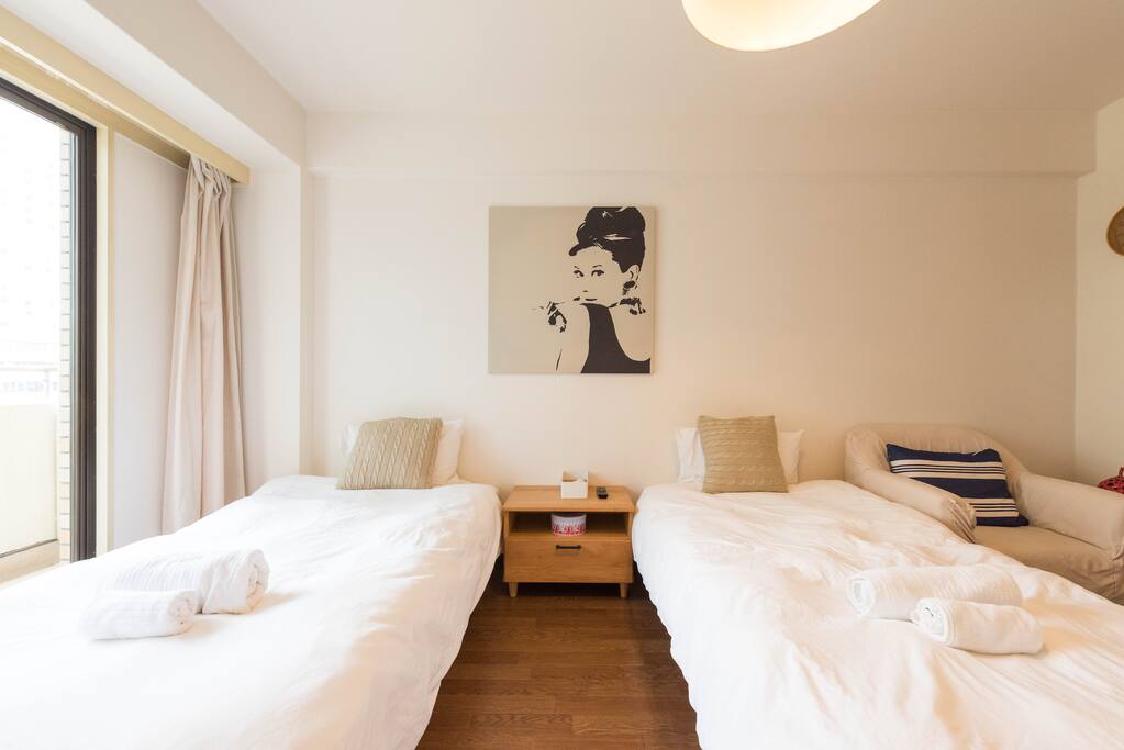 Comfortable beds, have a good dream here. 舒适的大床,做个好梦!