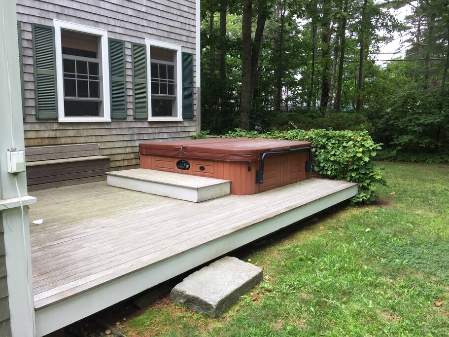 6 Person Hot tub off of the screened in porch