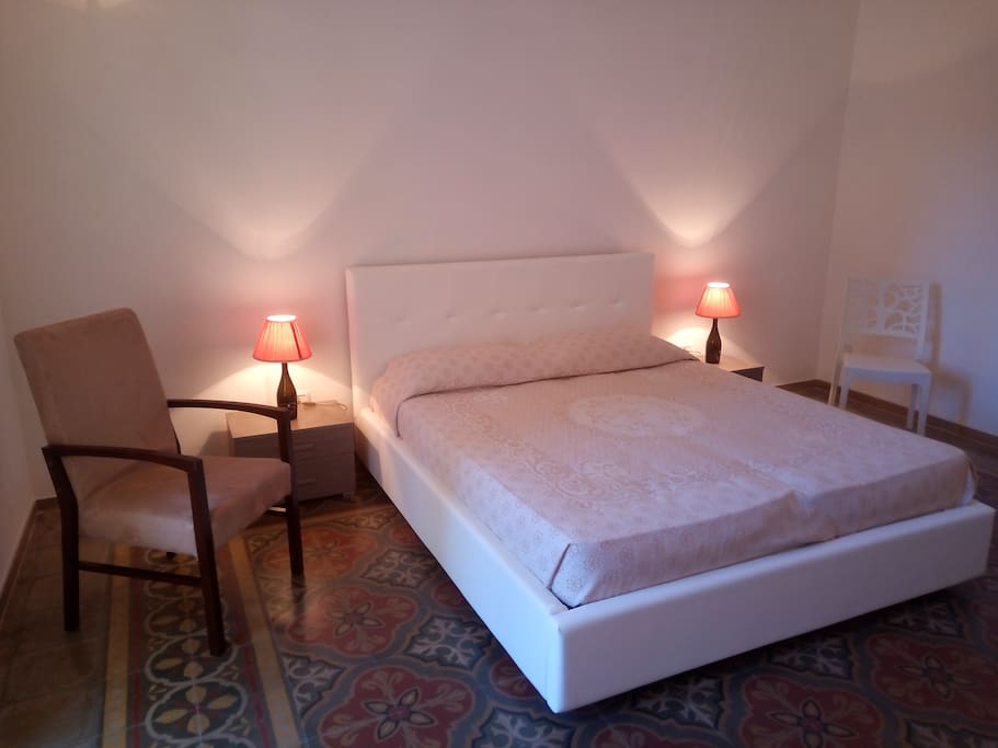 ampia camera da letto