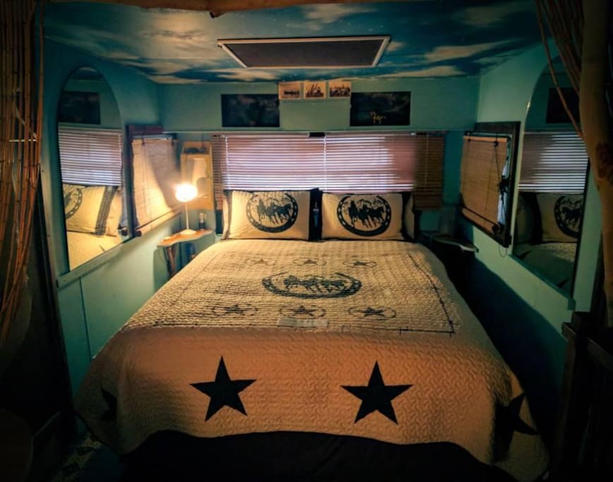 Queen Skyroom