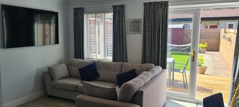 Top performing Airbnb: Runway Airbnb in Ringway