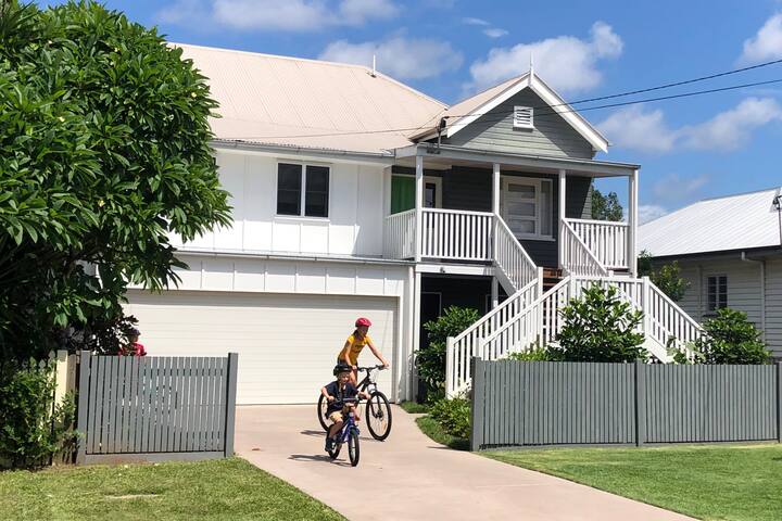 Bright Queenslander with pool & modern extension gallery image 3