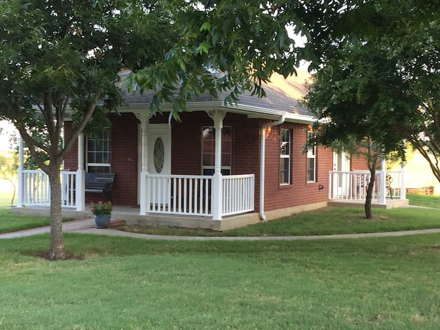 Airbnb Muenster Vacation Rentals Places To Stay Texas