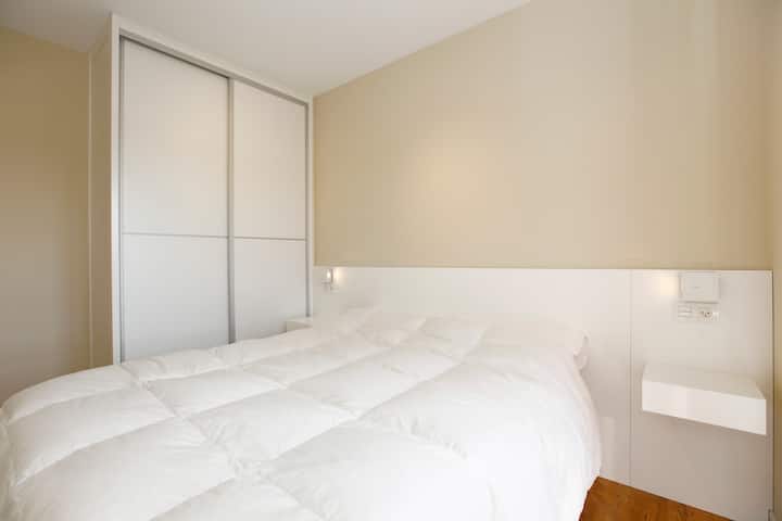 Спалня с двойно легло и гардероб