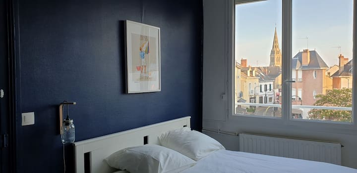 Главна спална соба (брачен кревет (широк 150-179 см)