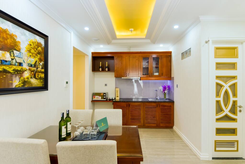 kitchen & dining room