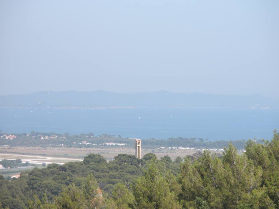 Un matin de d'été, la mer se dévoile. Orientation Est
photo prise depuis la salle à manger