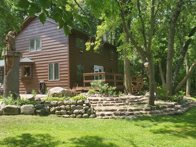 Goose Lake relax and enjoy fishing and wildlife