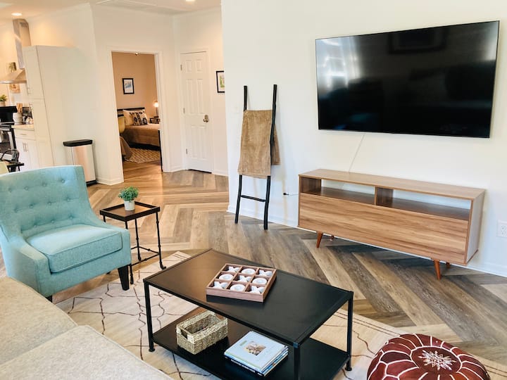 1895 House:Renovated historic home, no booking fee