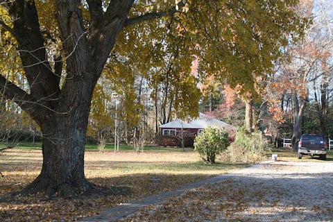 Very private and cozy, Country Cottage