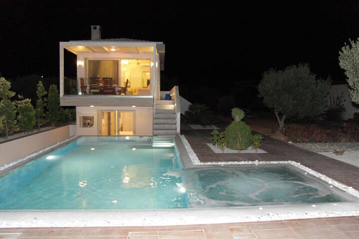 Villa Pelagos gallery image 5