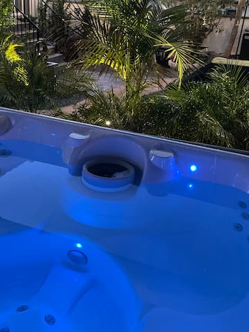 1stResorts.com 3 WATERVIEW FAMILY VILLAS-3 HOTTUBS gallery image 4