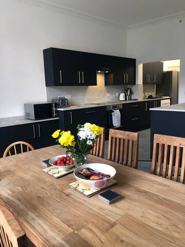 Historic New Town 5 bed flat, City Centre location gallery image 2