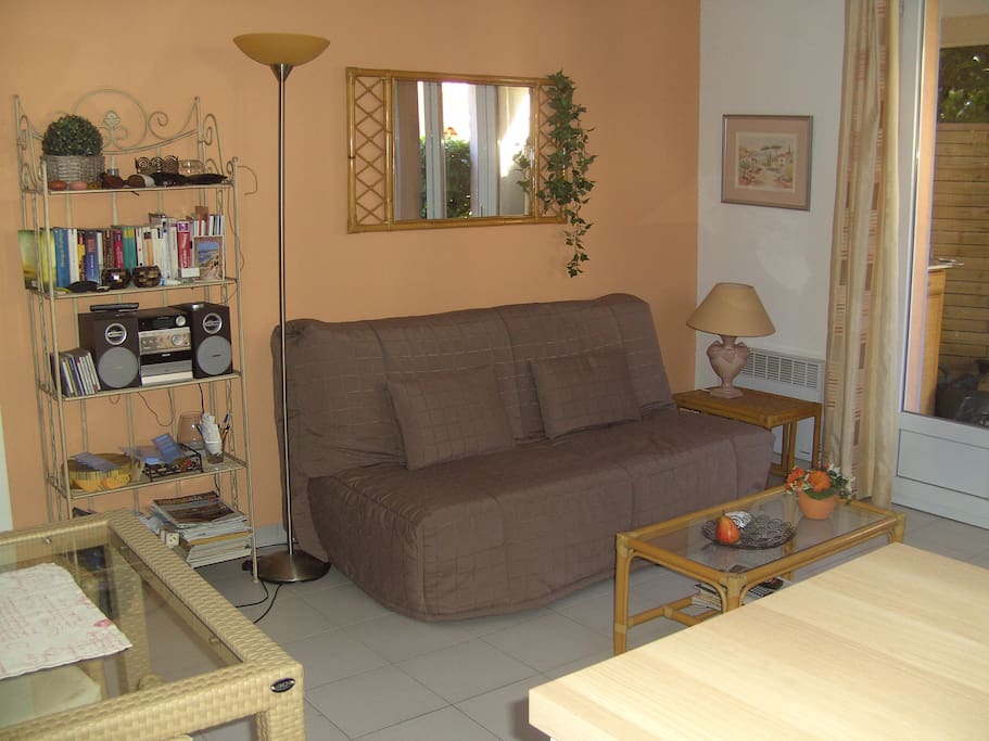 Schlafcouch im Wohnzimmer