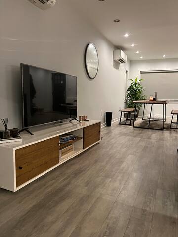 Large NYC Home! Close Proximity to Manhattan! gallery image 4