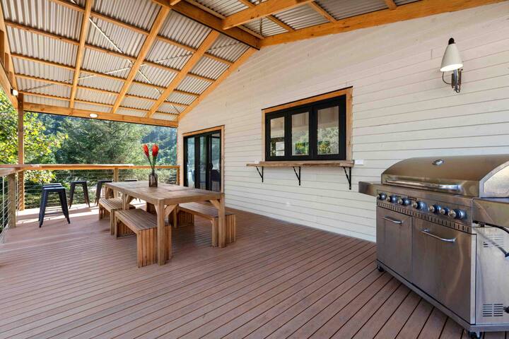 The CURE at Derby – The Doctors Residence. Main St gallery image 2