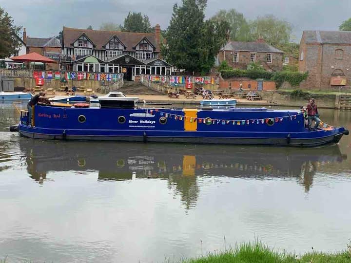7 Best Houseboats On River Thames, UK Updated 2024 Trip101