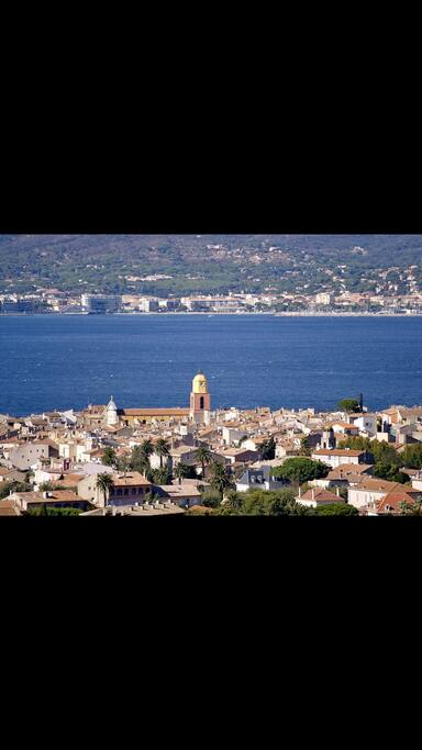 Saint-Tropez en face a 20 minutes en bateau traversée toute la journée .