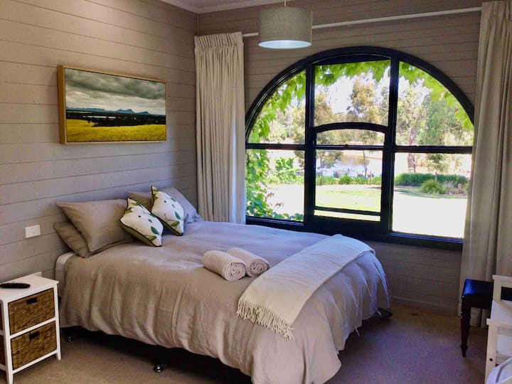 Mount Napier Holiday Rentals & Homes Mount Napier, Australia Airbnb