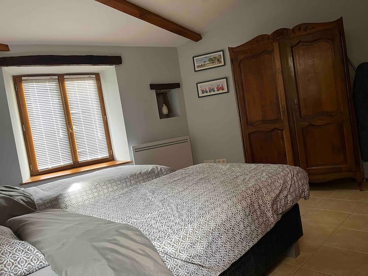 غرفة النوم 2