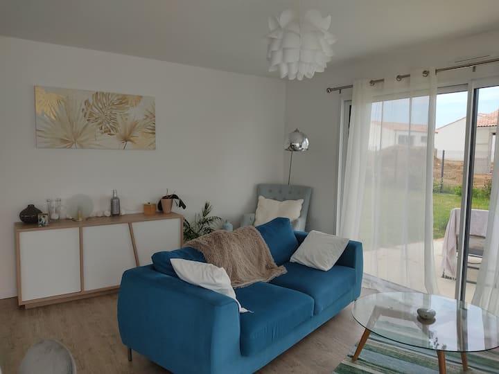 Logement Résidentiel Récent, Au Calme. - Vendée