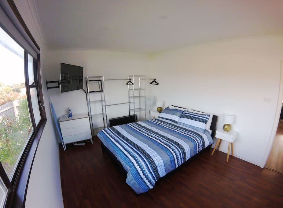 Master bedroom (Queen Bed)