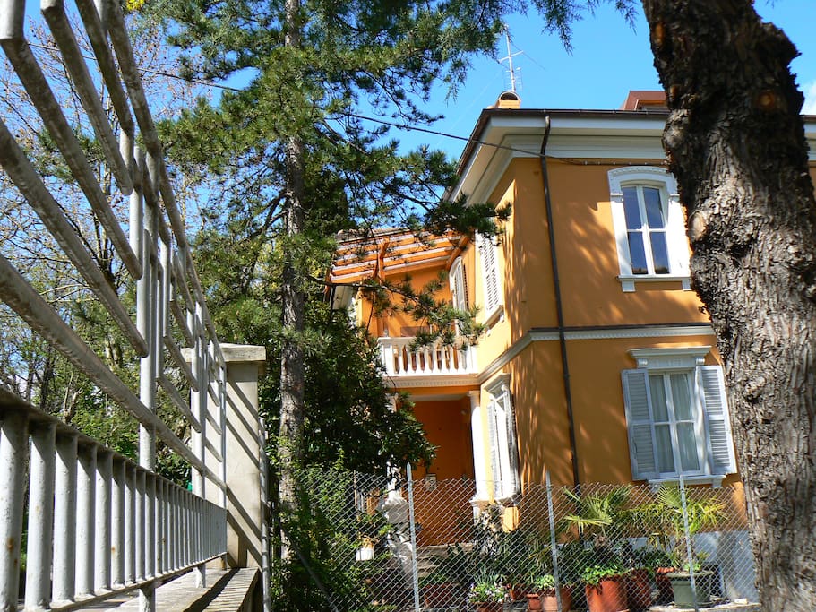 Esterno Villa Liberty Urbino