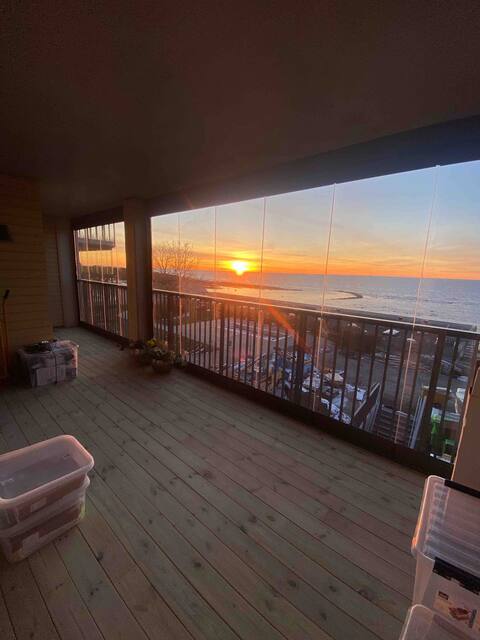 Spacious apartment with sea view