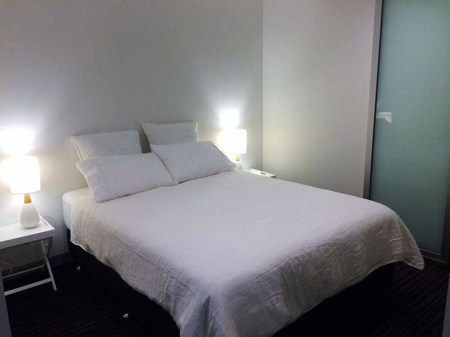 Super comfy queen bed