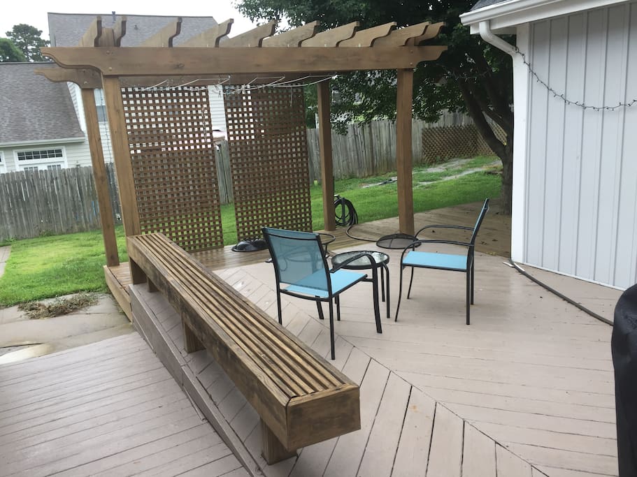 Patio area with pergola