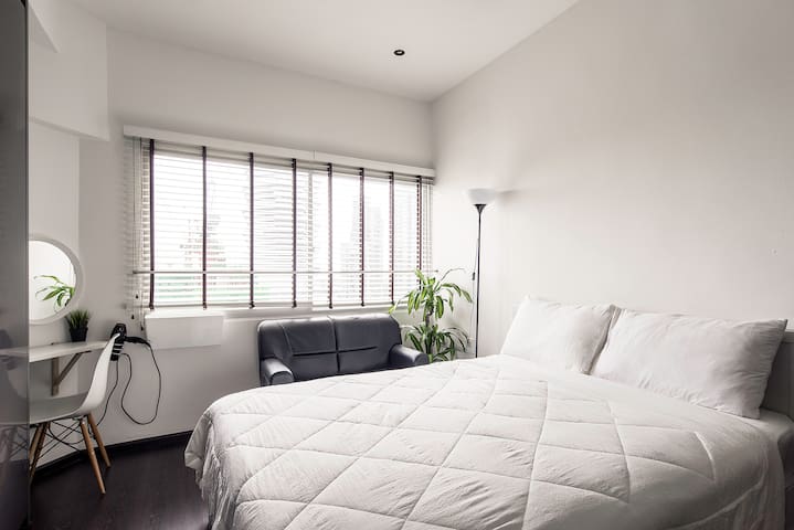 City room 5mins to Haji, near Suntec/MBS/Merlion