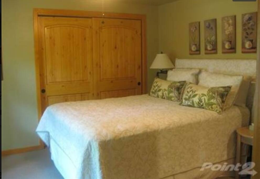 Cabin has great beds and luxury bedding.