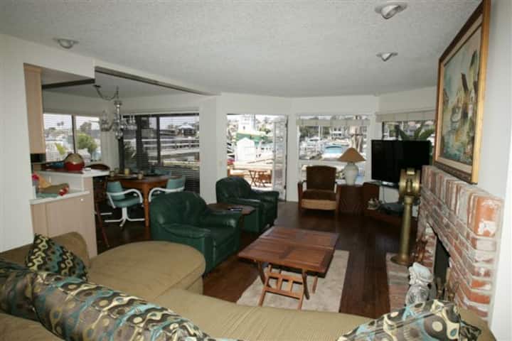 Balboa Island Bayfront Best N. Bayfront Location - Newport Beach, CA