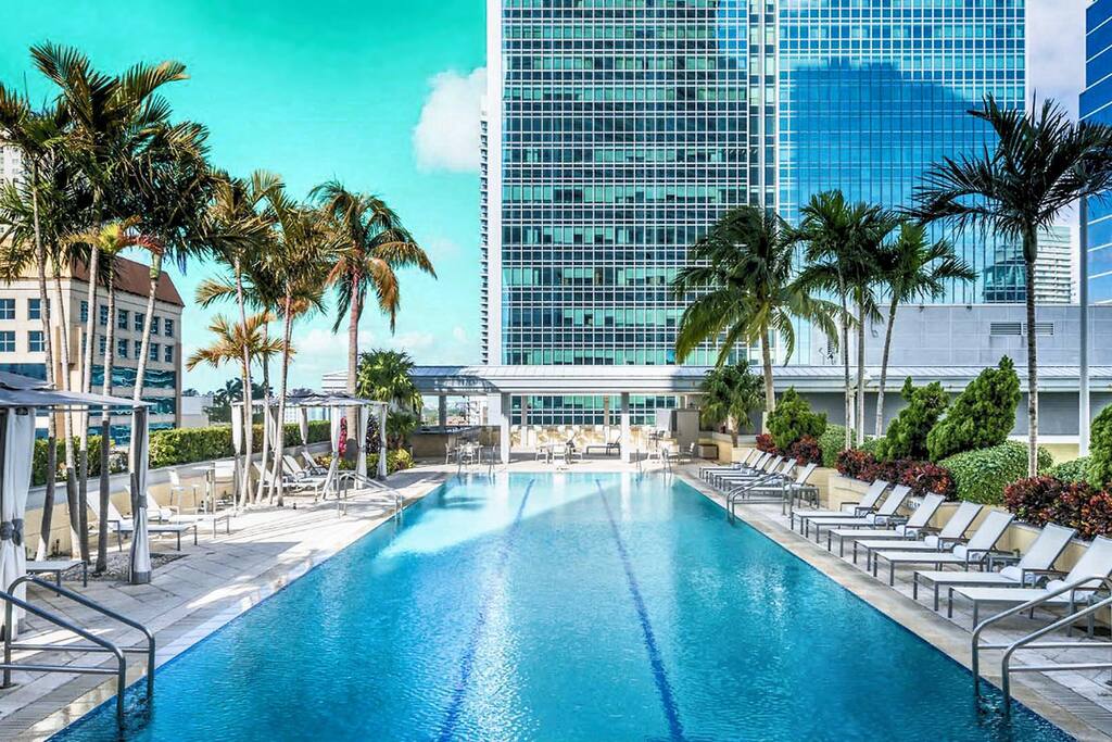 Amazing Rooftop Pool @ Conrad Miami