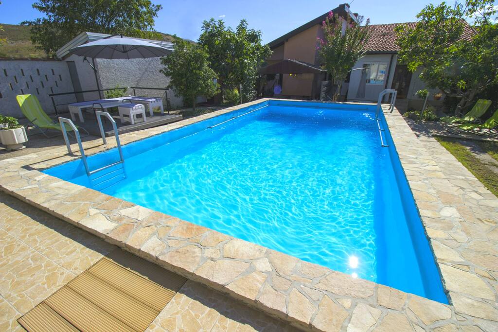 Large shared pool for apatments.