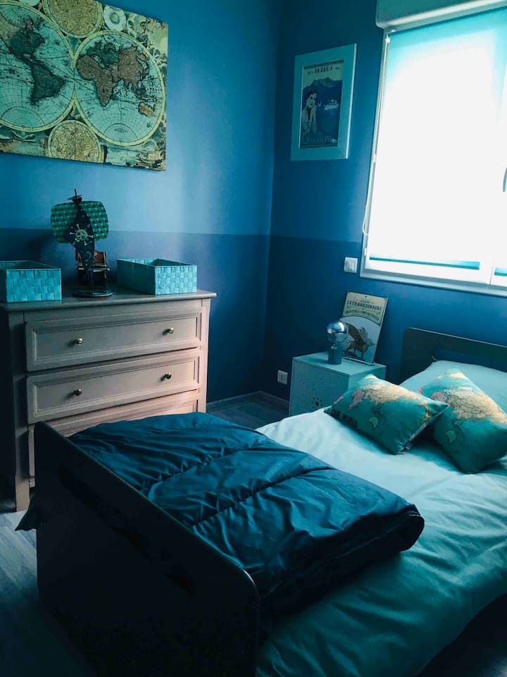 Საბავშვო საძინებელი 1 90 საწოლითა და საბავშვო საწოლით 