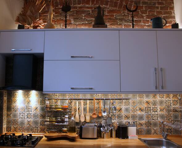 Stunning 5 Bedroom Sunlit Apartment Galata gallery image 5