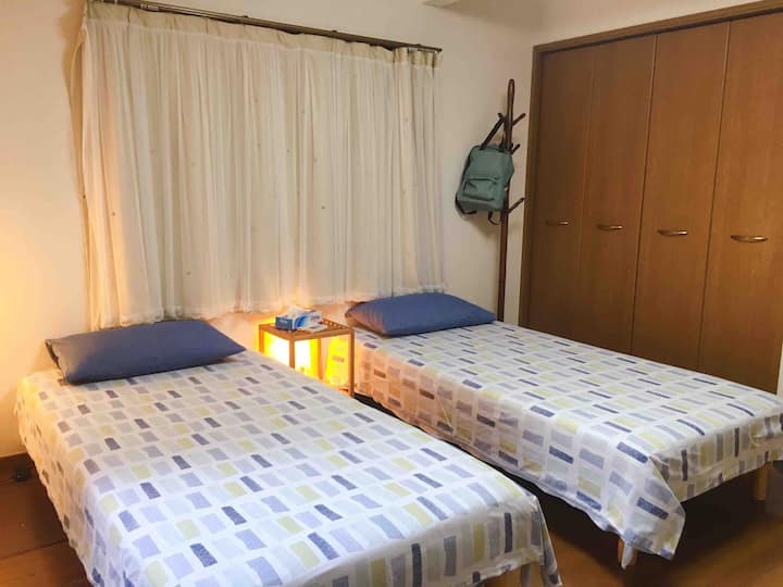 1F Chumba cha wageni cha mtindo wa Magharibi/chumba cha kulala cha 1F