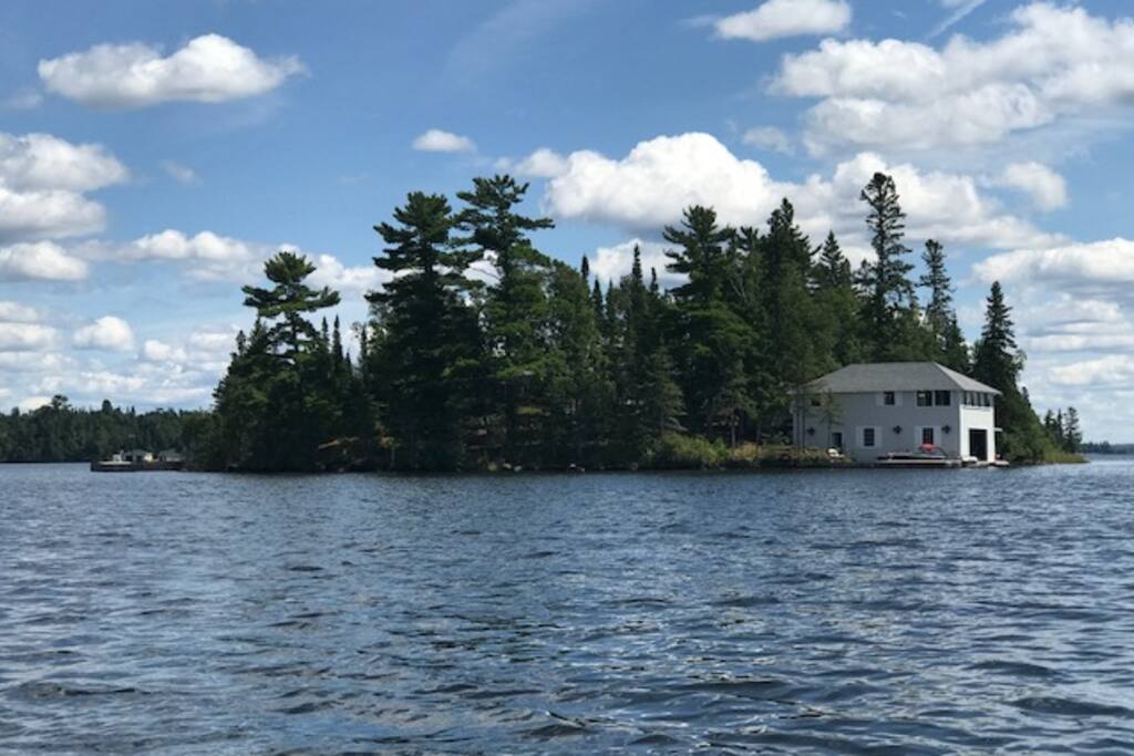 Kenora Island close to Devil's Gap Islands for Rent in Kenora