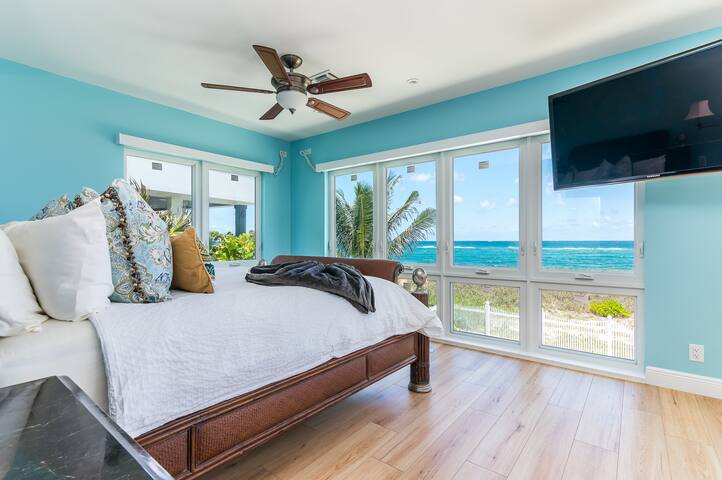 Oceanfront Villa with Private Beach Access ! gallery image 3