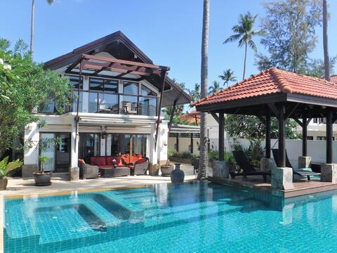Malee Beach E8 –  beachfront villa at Long Beach.