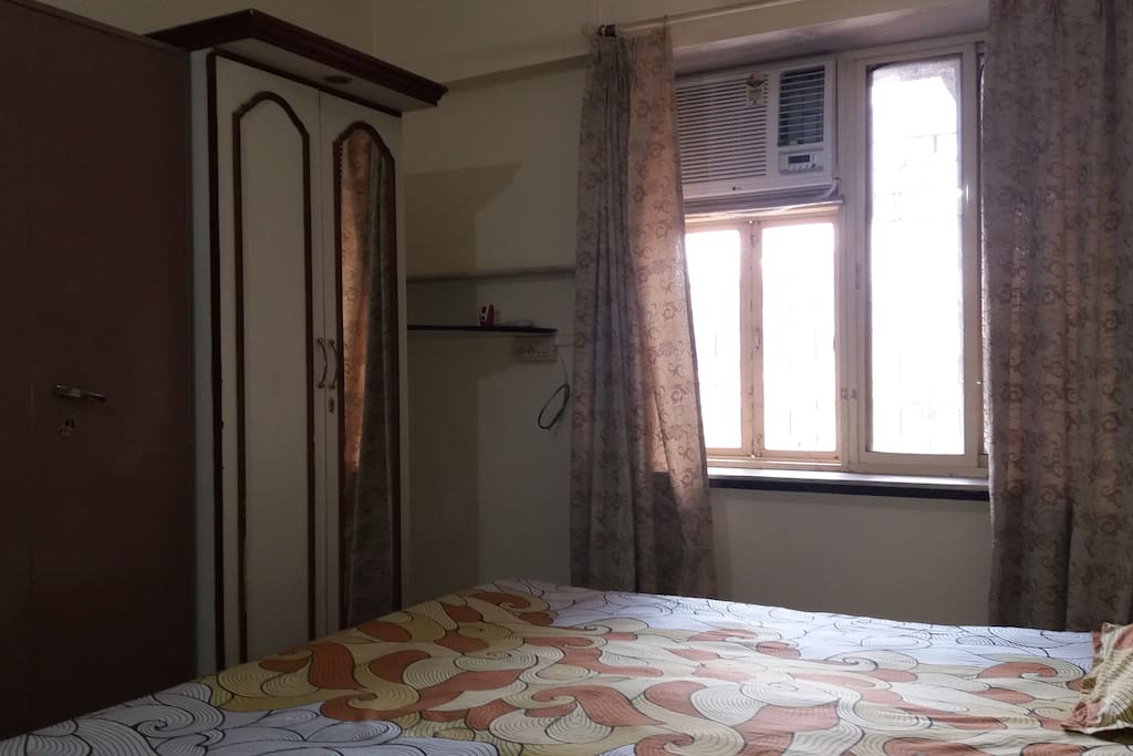 Large Bedroom View2