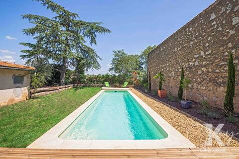 La Vigneronne, air conditioning, swimming pool.