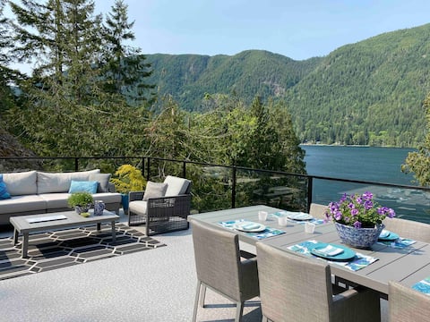 NEW HOT tub at NEW House on Lake Cowichan