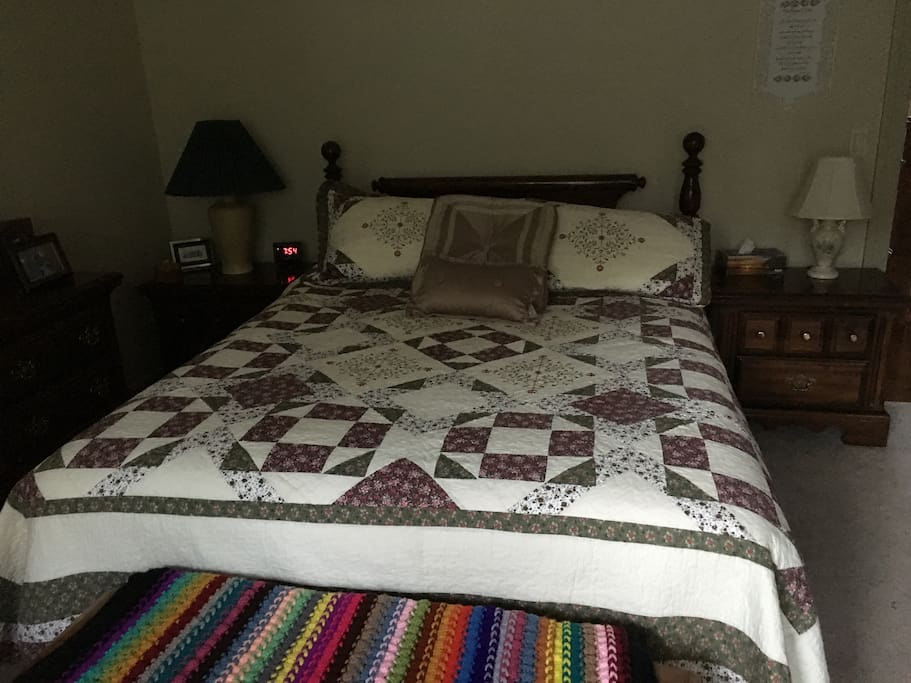 Second Floor Queen Bed - Bedroom One