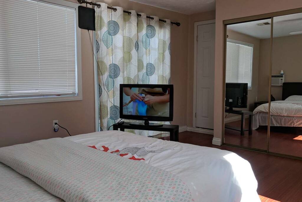 The room have TV and Free WiFI.