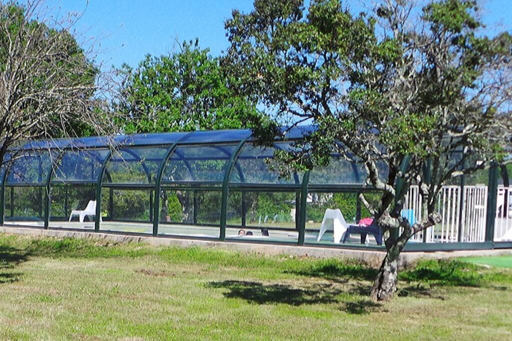 Piscine couverte et chauffée